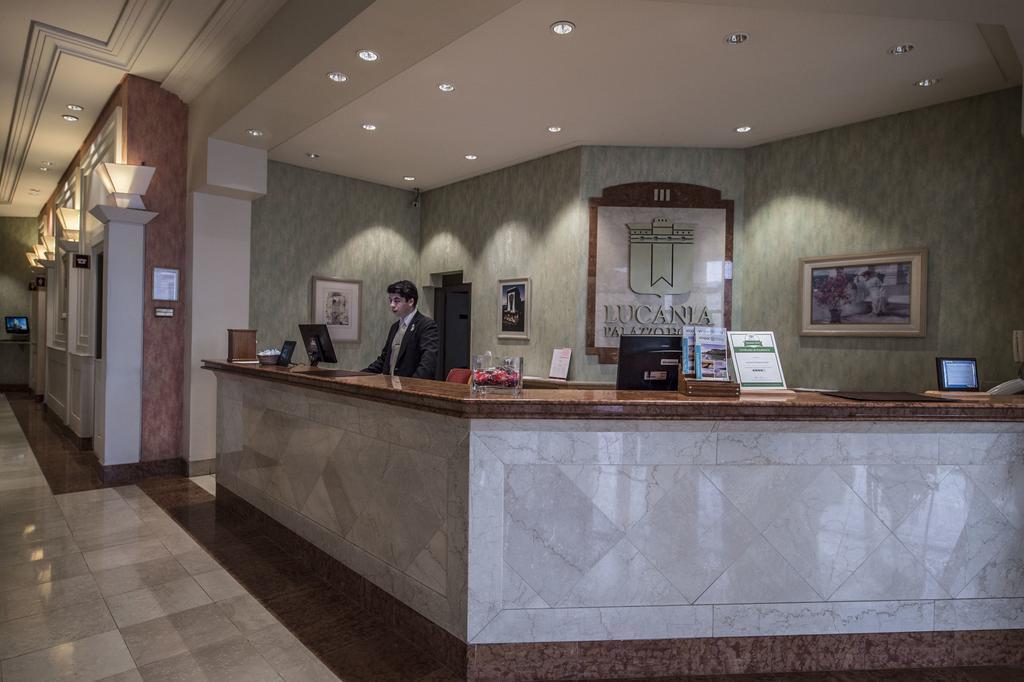 Lucania Palazzo Hotel Comodoro Rivadavia Esterno foto