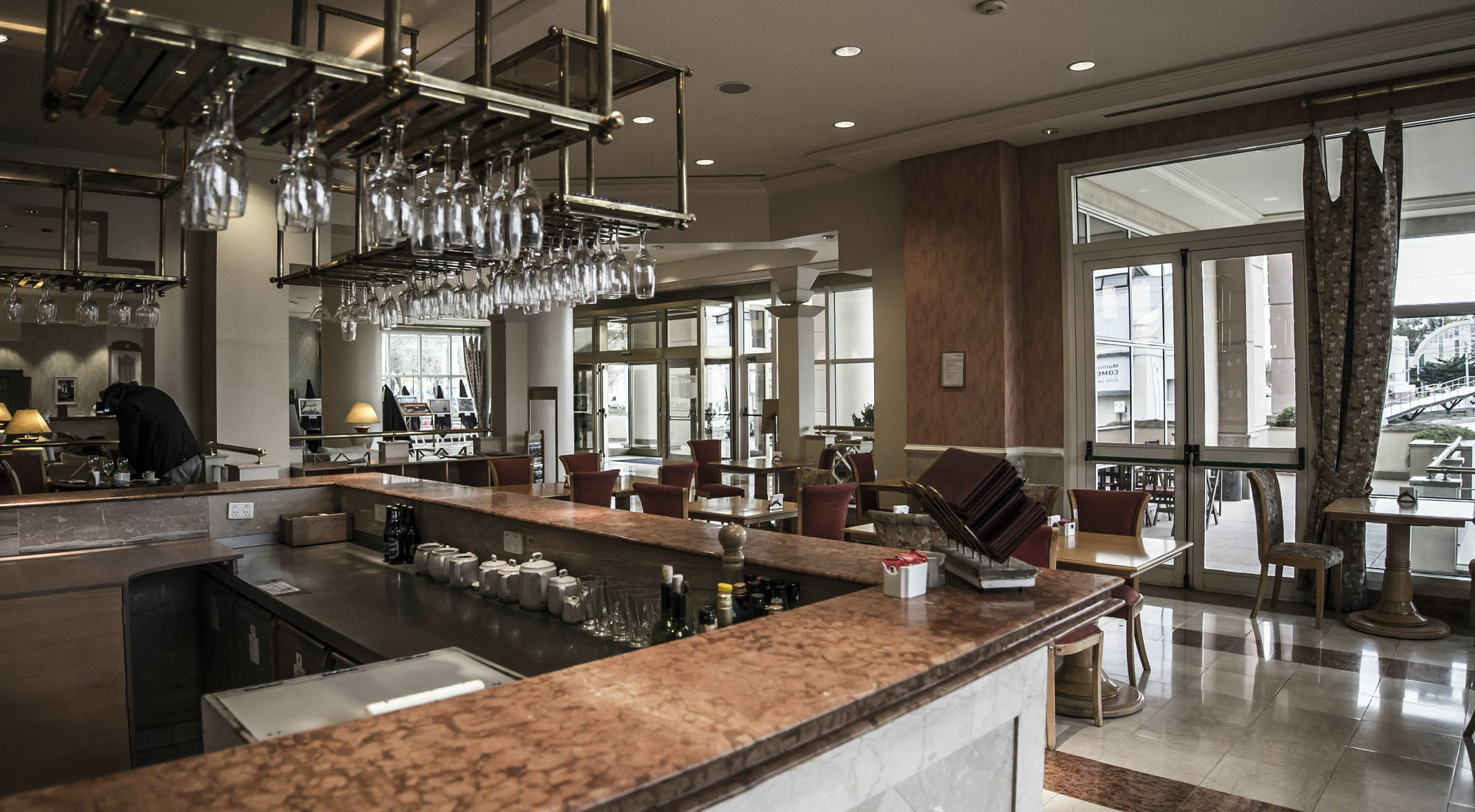 Lucania Palazzo Hotel Comodoro Rivadavia Esterno foto